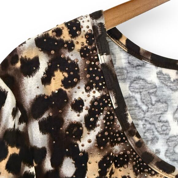 St. John Leopard Print Short Sleeve T-Shirt Blouse Embellished Womens XL Stretch - Picture 4 of 10
